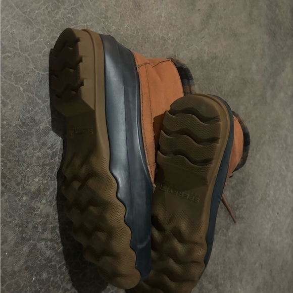 Waterproof boots - Picture 2 of 6